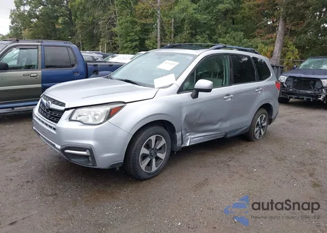 2017 Subaru Forester 2.5I Premium z USA, uszkodzony, nr VIN JF2SJAGC9HH528971